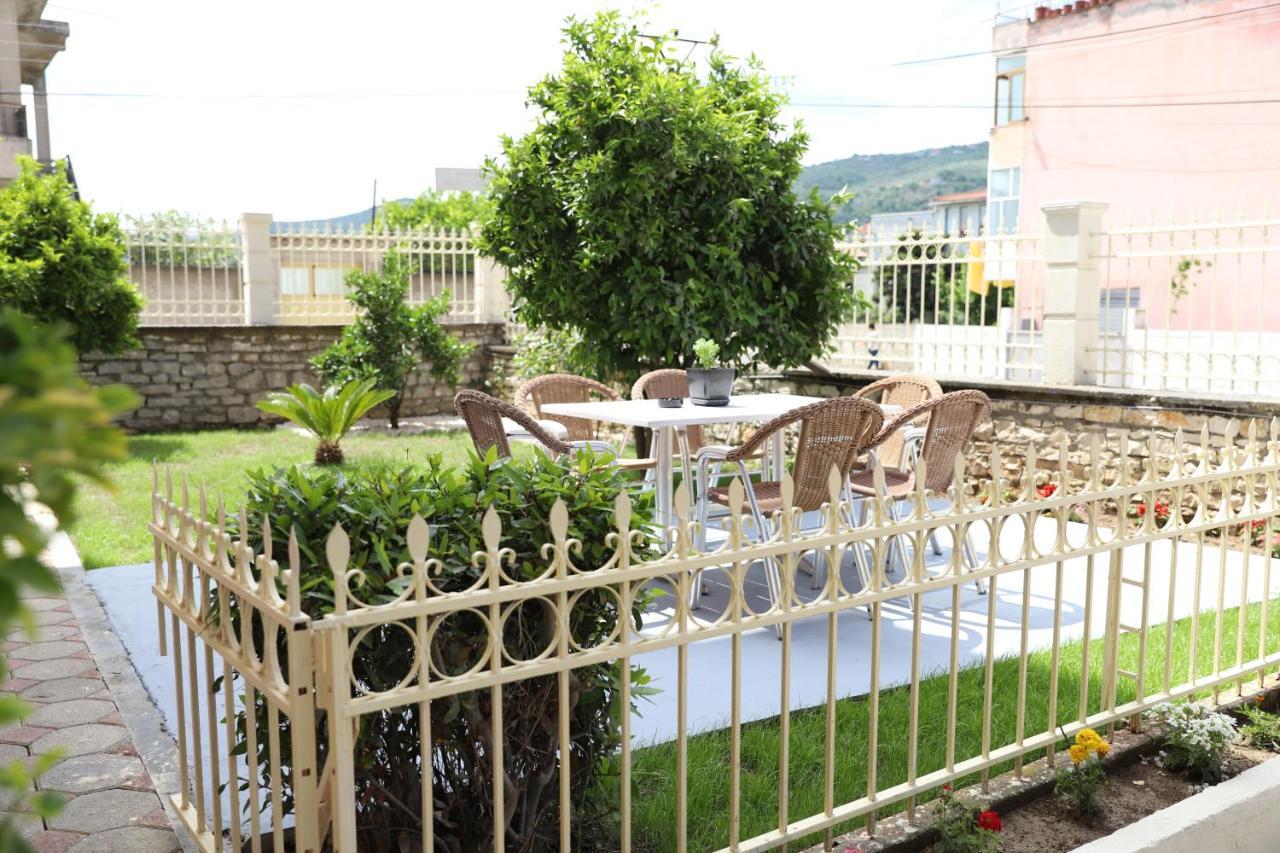 Hotel Vila Maledhi 베라트 외부 사진